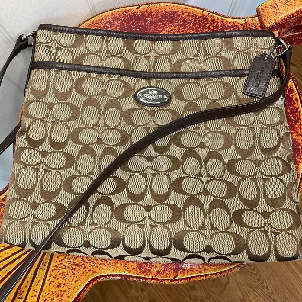 Coach Signature Crossbody Shoulder Bag